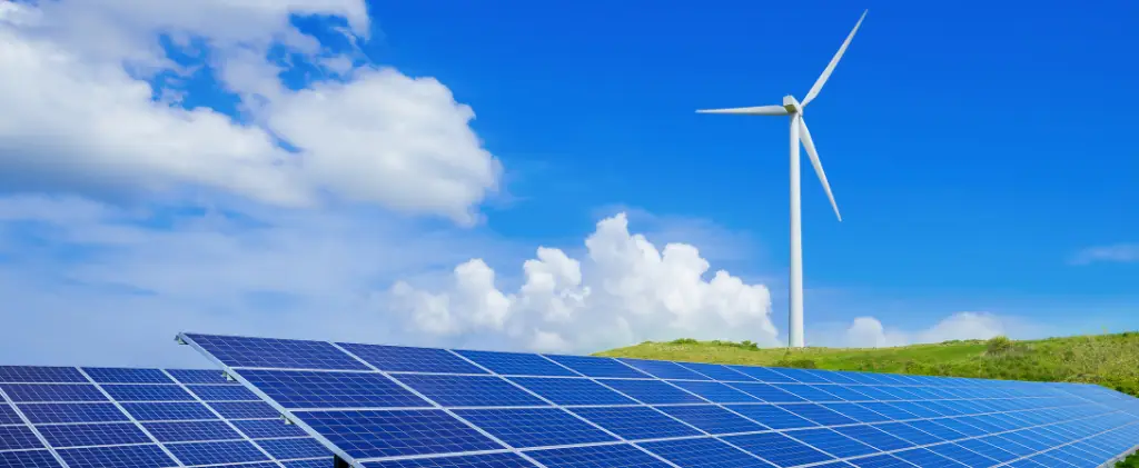 Panneaux solaires et éoliennes