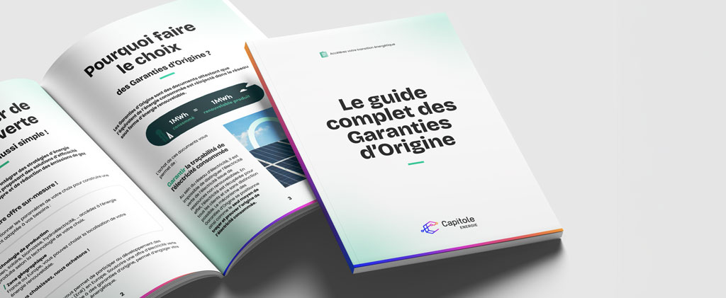 Deux livrets sont présentés, l'un ouvert et l'autre fermé. Le livret fermé, intitulé 