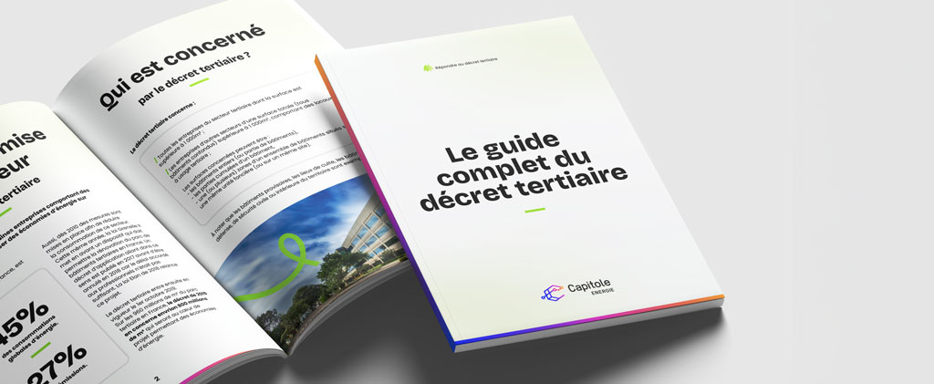 Deux livrets sont présentés ; l'un est fermé avec le titre 