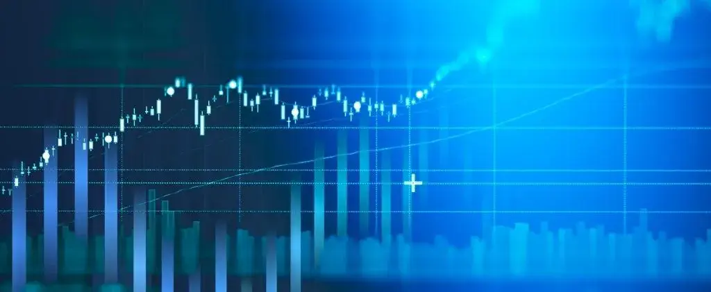 Un graphique numérique affiche des chandeliers et des graphiques linéaires en hausse sur un fond bleu, indiquant des tendances financières ou marché du gaz à la hausse sur le marché boursier.